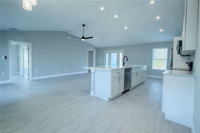 402 NE 31st TER, Cape Coral, FL 33909