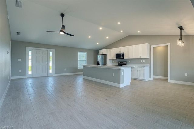 402 NE 31st TER, Cape Coral, FL 33909