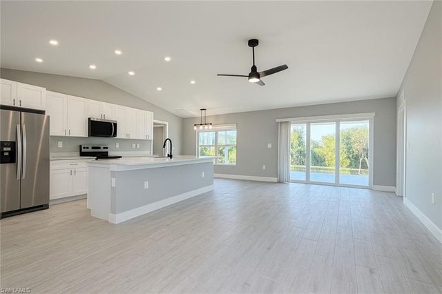 402 NE 31st TER, Cape Coral, FL 33909