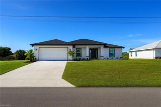 402 NE 31st TER, Cape Coral, FL 33909