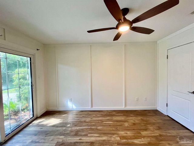 205 Florida Ave, Gulf Breeze, FL 32561