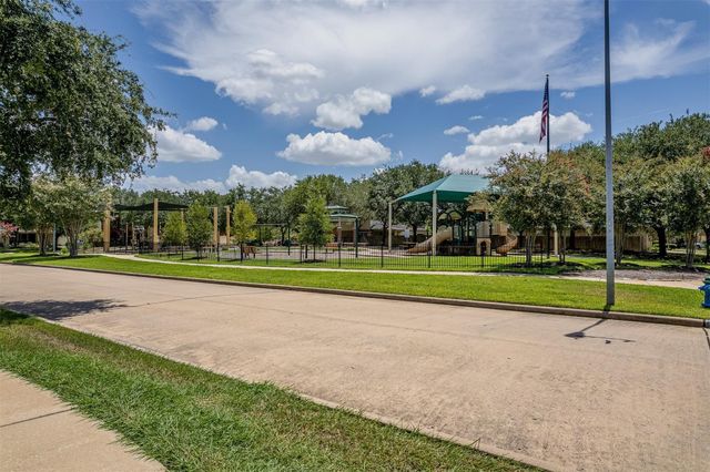 4902 Lake Catherine Court, Richmond, TX 77407