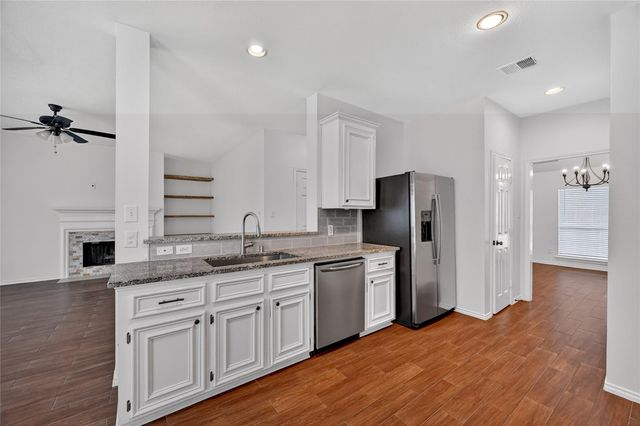 4902 Lake Catherine Court, Richmond, TX 77407