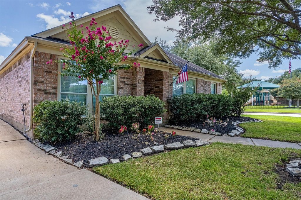 4902 Lake Catherine Court, Richmond, TX 77407