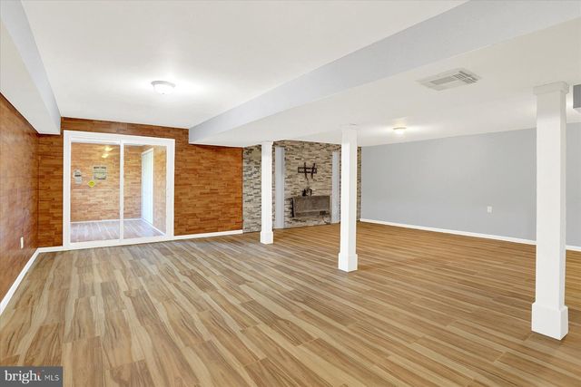 514 LONGS GAP RD, Carlisle, PA 17013