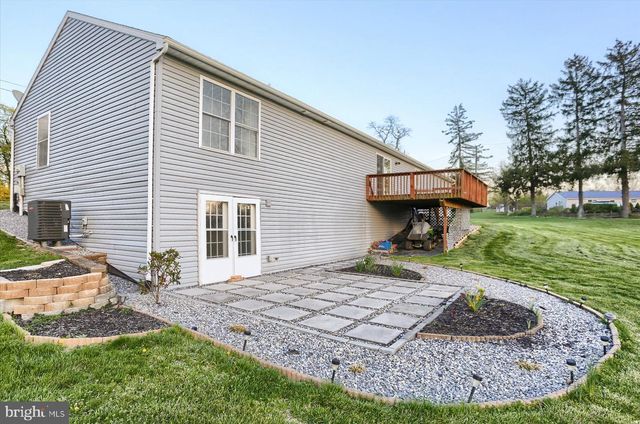 514 LONGS GAP RD, Carlisle, PA 17013