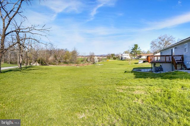 514 LONGS GAP RD, Carlisle, PA 17013