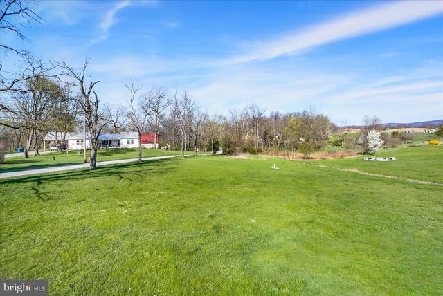 514 LONGS GAP RD, Carlisle, PA 17013