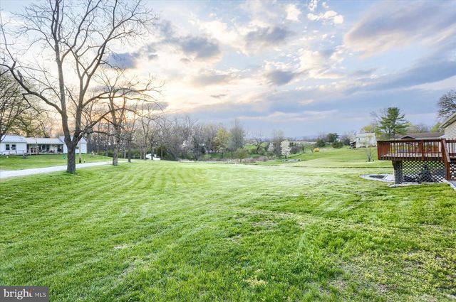 514 LONGS GAP RD, Carlisle, PA 17013