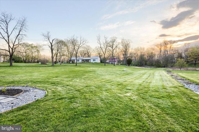 514 LONGS GAP RD, Carlisle, PA 17013