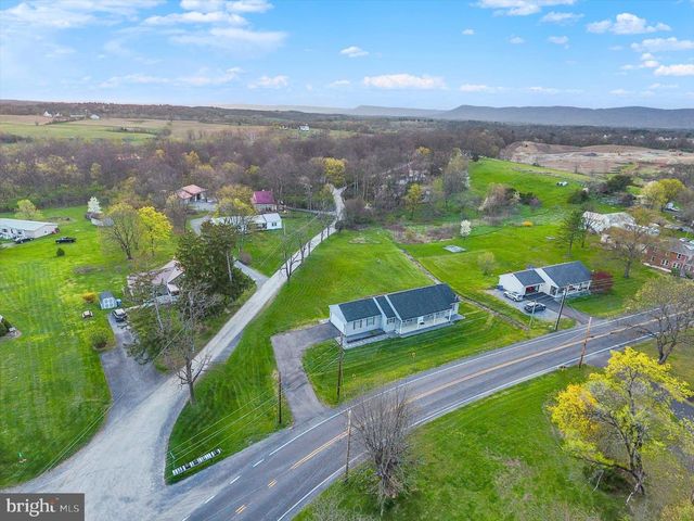 514 LONGS GAP RD, Carlisle, PA 17013