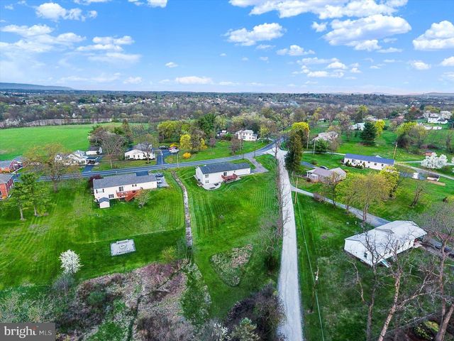 514 LONGS GAP RD, Carlisle, PA 17013