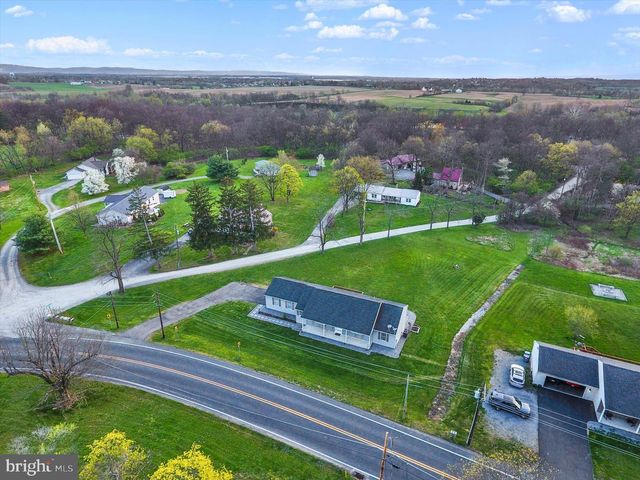 514 LONGS GAP RD, Carlisle, PA 17013