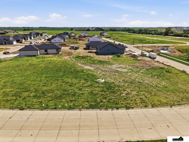 8632 Butterfly Drive, Lincoln, NE 68526