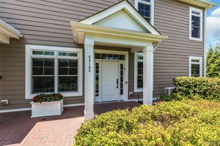45104 Silver Birch Lane, Plainview, NY 11803