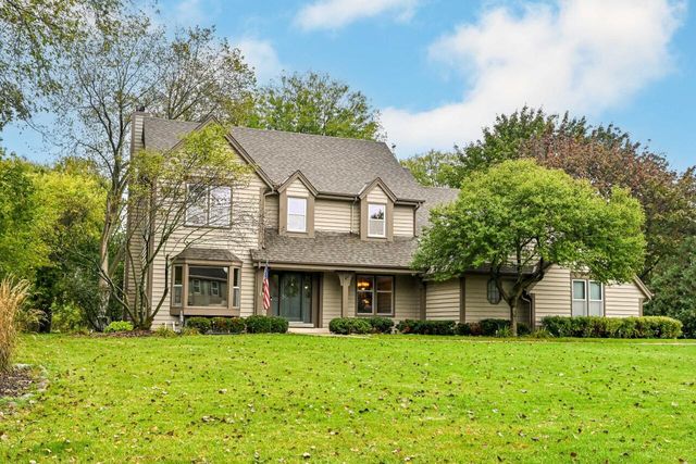 15290 Shamrock LANE, Brookfield, WI 53005