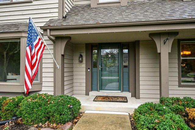 15290 Shamrock LANE, Brookfield, WI 53005