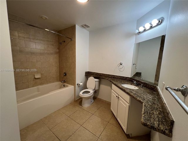 3001 NE 185th St 122, Aventura, FL 33180