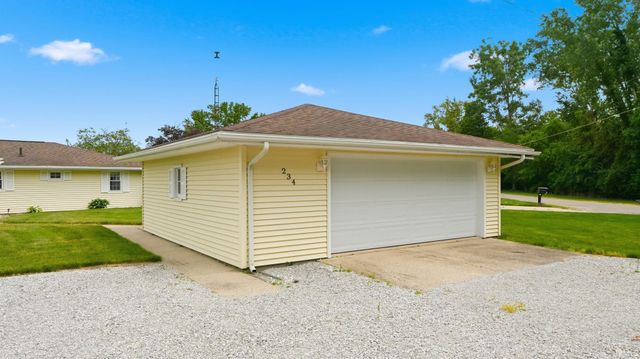 234 EMS B38 Lane, Leesburg, IN 46538