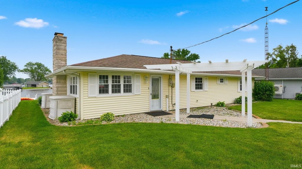 234 EMS B38 Lane, Leesburg, IN 46538