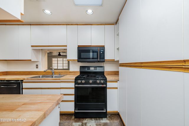 2827 E La Cienega Place, Tucson, AZ 85716