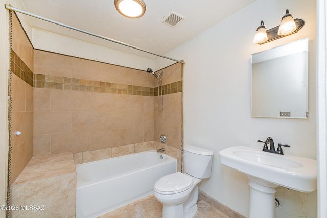 2827 E La Cienega Place, Tucson, AZ 85716