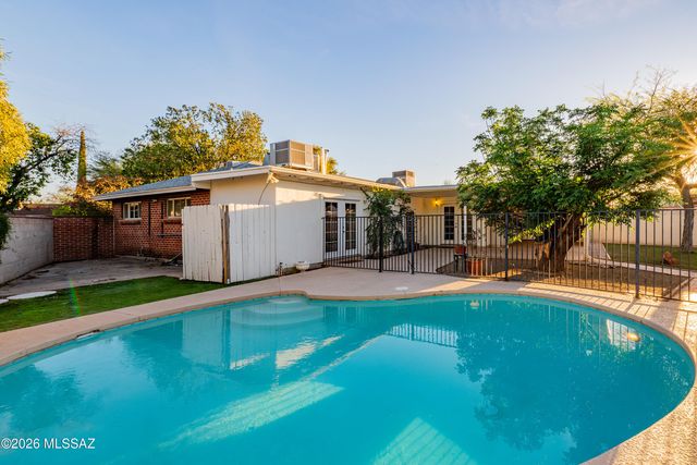 2827 E La Cienega Place, Tucson, AZ 85716