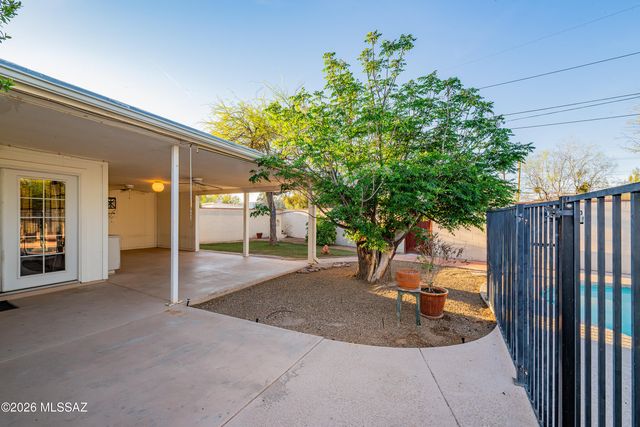 2827 E La Cienega Place, Tucson, AZ 85716