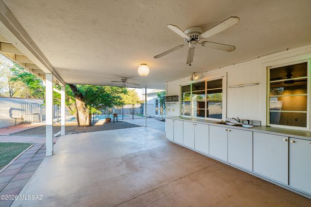 2827 E La Cienega Place, Tucson, AZ 85716