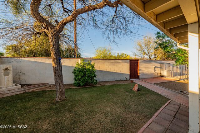 2827 E La Cienega Place, Tucson, AZ 85716