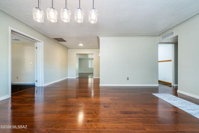 2827 E La Cienega Place, Tucson, AZ 85716