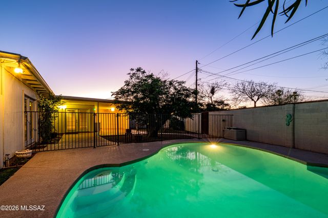 2827 E La Cienega Place, Tucson, AZ 85716