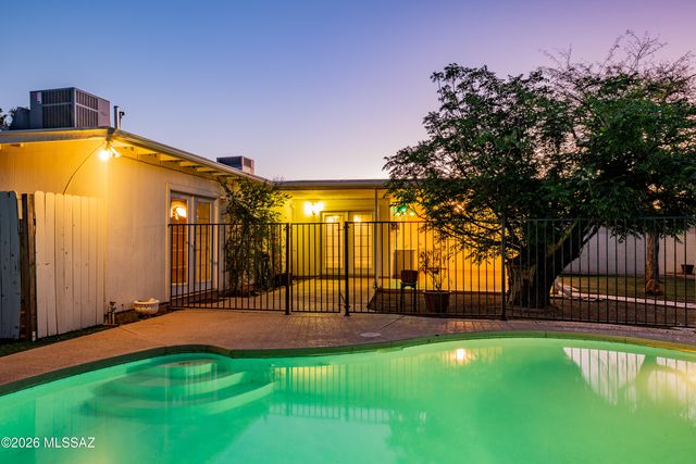 2827 E La Cienega Place, Tucson, AZ 85716