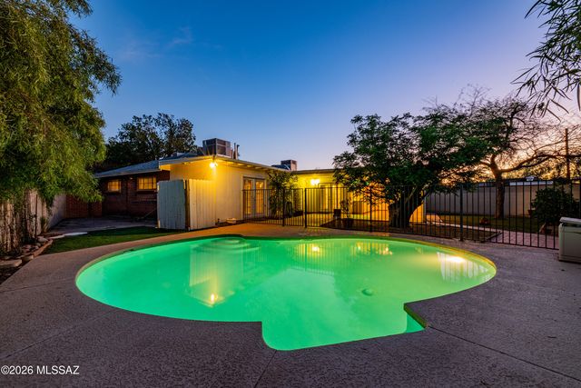 2827 E La Cienega Place, Tucson, AZ 85716