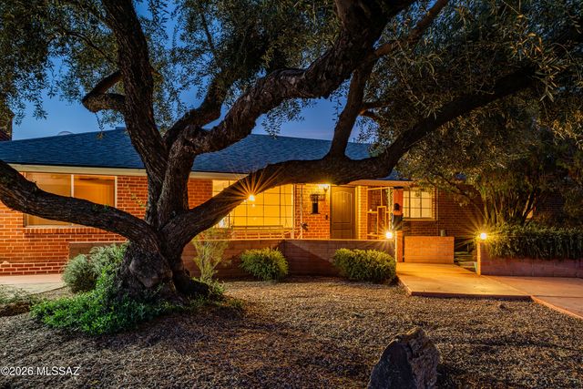 2827 E La Cienega Place, Tucson, AZ 85716