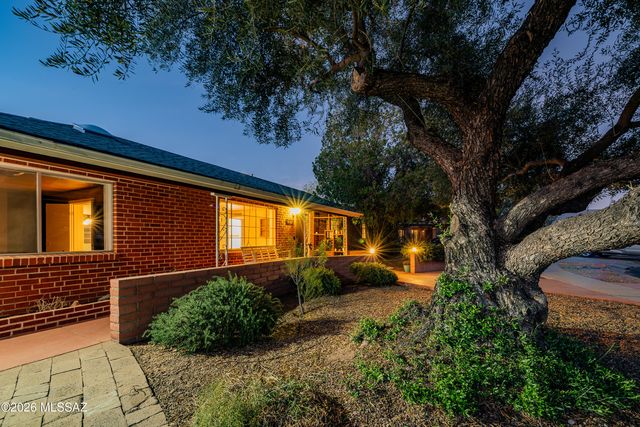 2827 E La Cienega Place, Tucson, AZ 85716