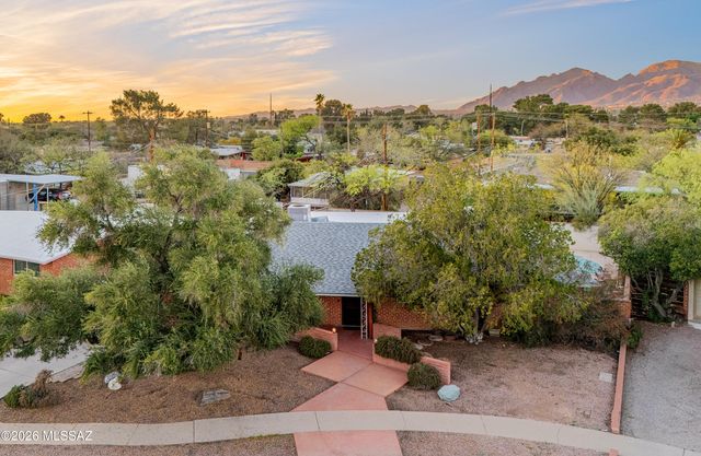 2827 E La Cienega Place, Tucson, AZ 85716