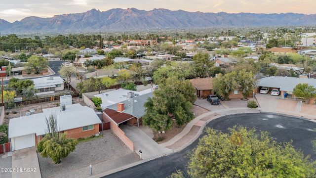 2827 E La Cienega Place, Tucson, AZ 85716