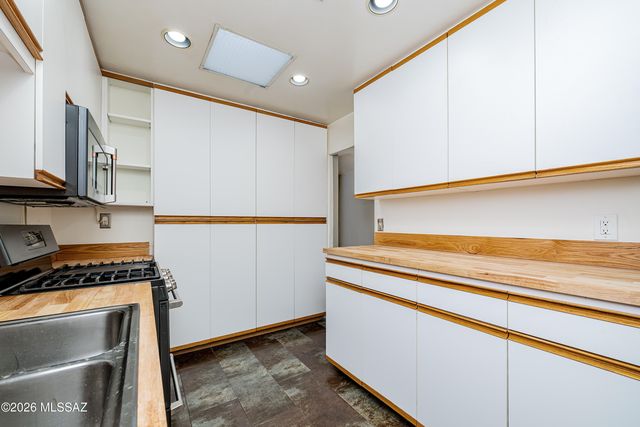 2827 E La Cienega Place, Tucson, AZ 85716