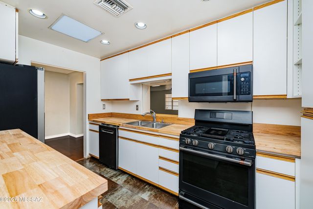 2827 E La Cienega Place, Tucson, AZ 85716