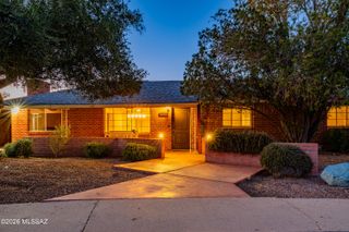 2827 E La Cienega Place, Tucson, AZ 85716