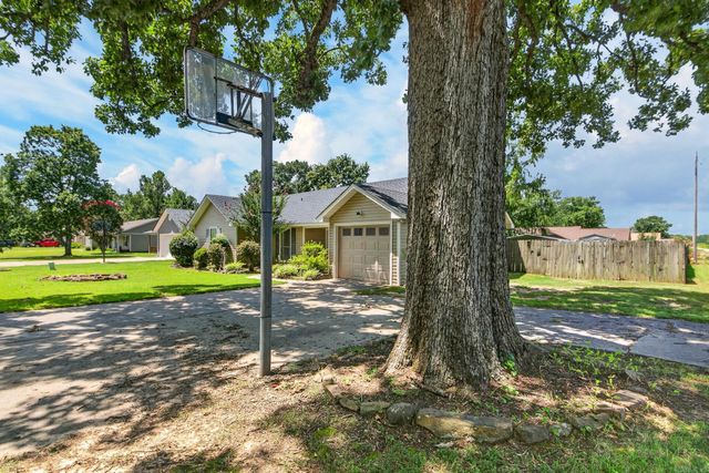 11 McArthur Drive, Cabot, AR 72023