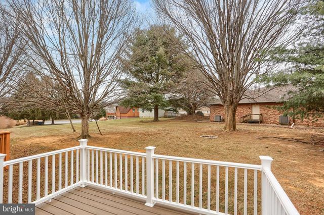 568 MEADOWCROFT CIRCLE, Mechanicsburg, PA 17055