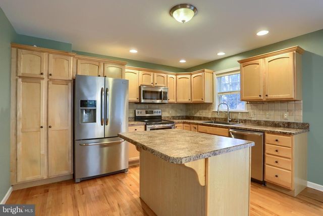 568 MEADOWCROFT CIRCLE, Mechanicsburg, PA 17055