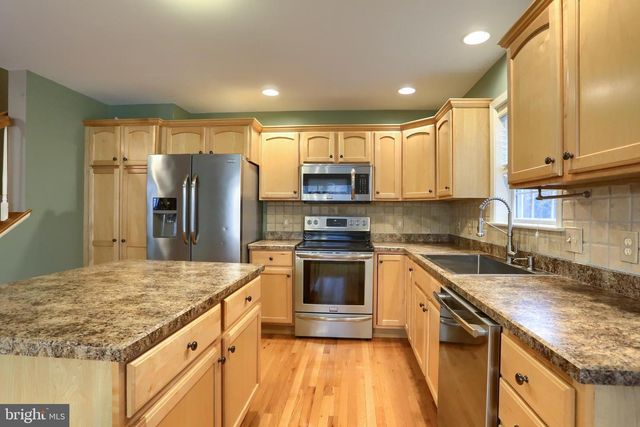 568 MEADOWCROFT CIRCLE, Mechanicsburg, PA 17055