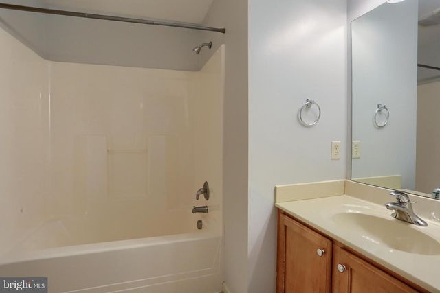 568 MEADOWCROFT CIRCLE, Mechanicsburg, PA 17055