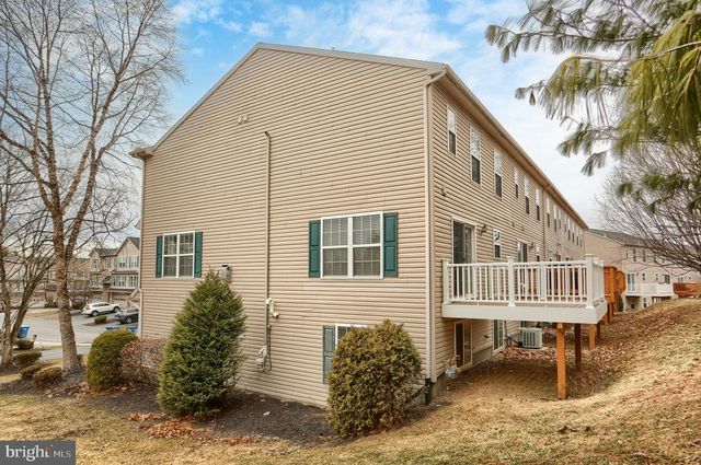 568 MEADOWCROFT CIRCLE, Mechanicsburg, PA 17055