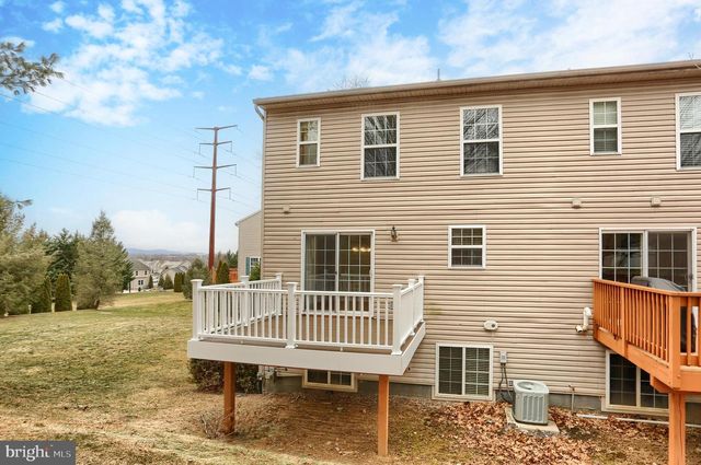 568 MEADOWCROFT CIRCLE, Mechanicsburg, PA 17055