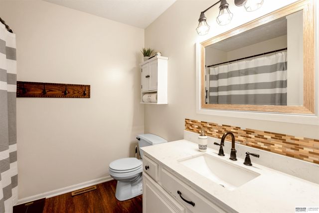 5270 W Thatcher Lane, Lincoln, NE 68528