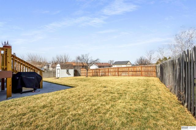 5270 W Thatcher Lane, Lincoln, NE 68528